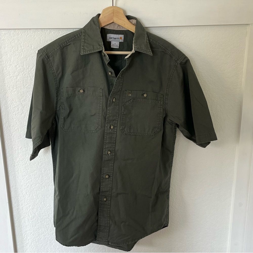 Carhartt Men's Small Button-down Shirt.